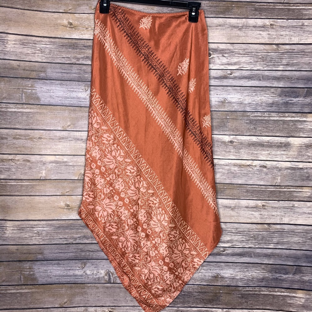 Banana Republic size 2 handkerchief skirt silk